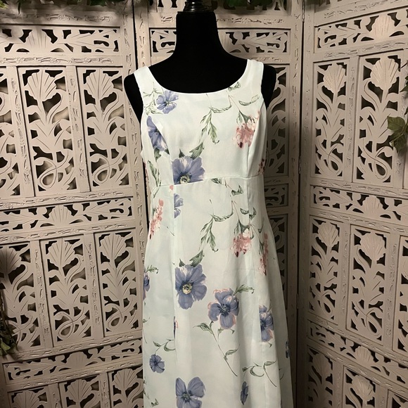 CDC LOVELY LIGHT BLUE & PURPLE FLOWERS SLEEVELESS LIGHTWEIGHT MAXI DRESS - Picture 3 of 9